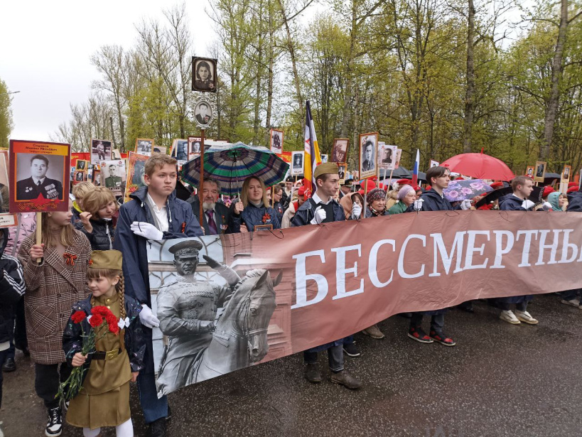 По главным улицам Королёва прошло шествие «Бессмертного полка»